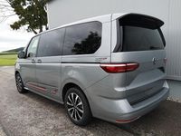Nowe VW Multivan Sportline 150 KM (110 kW) 2025 Srebrny Minivan