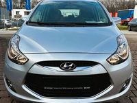 Gebraucht Hyundai ix20 Edition 90 PS (66 kW) 2012 Silber Kleinwagen