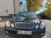 Second-hand Mercedes E220 150 CP (110 kW) 2004 Negru Berlinǎ