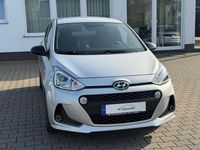 Gebraucht Hyundai i10 GO! 67 PS (49 kW) 2018 Silber Kleinwagen