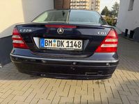 Gebraucht Mercedes 220 150 PS (110 kW) 2005 Blau Limousine