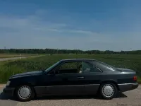 Gebraucht Mercedes 220 150 PS (110 kW) 1993 Schwarz Coupé
