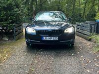 Gebraucht BMW 525 Basis 258 PS (189 kW) 2011 Blau Kombi