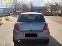 Gebraucht Suzuki Swift Club 75 PS (55 kW) 2010 Grau Kleinwagen