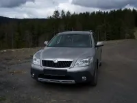 Gebraucht Skoda Octavia Scout 140 PS (102 kW) 2012 Andere farben Kombi
