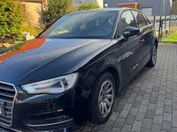 Gebraucht Audi A3 Attraction 110 PS (80 kW) 2014 Schwarz Limousine