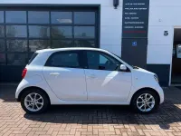 Gebraucht Smart ForFour Passion 71 PS (52 kW) 2015 Karosserie in white Kleinwagen
