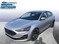 Gebraucht Ford Focus Titanium 125 PS (91 kW) 2024 Moondustsilver Limousine