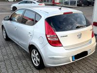 Gebraucht Hyundai i30 130 PS (95 kW) 2007 Silber Kleinwagen