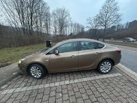 Gebraucht Opel Astra 140 PS (102 kW) 2012 Gold Limousine