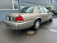 Gebraucht Ford Crown Victoria 250 PS (183 kW) 2003 Gold Limousine