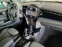 Gebraucht Mini Cooper Classic 136 PS (100 kW) 2023 Midnight black metallic Kleinwagen