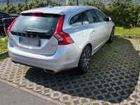 Gebraucht Volvo V60 181 PS (133 kW) 2015 Grau Kombi