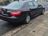 Gebraucht Mercedes E250 204 PS (150 kW) 2009 Braun Limousine