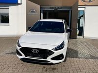 Neu Hyundai i30 Advantage 101 PS (74 kW) 2025 Serenity white mineraleffekt Limousine