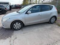 Gebraucht Hyundai i30 110 PS (80 kW) 2008 Beige Limousine