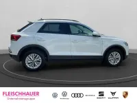 Second-hand VW T-Roc Life 116 CP (85 kW) 2024 Alb SUV