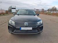 Gebraucht VW Touareg 204 PS (150 kW) 2015 Deep black perleffekt SUV