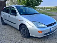 Usado Ford Focus 101 CV (74 kW) 2001 Plateado Utilitario