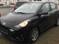 Gebraucht Hyundai i10 67 PS (49 kW) 2024 Schwarz Kleinwagen