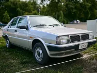 Gebraucht Lancia Prisma 77 PS (56 kW) 1986 Silber Limousine