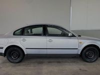 Gebraucht VW Passat 125 PS (91 kW) 1997 Silber Limousine