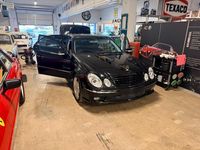 Gebraucht Mercedes E500 AMG 306 PS (225 kW) 2002 Schwarz Limousine