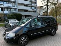 Second-hand VW Sharan 140 CP (102 kW) 2005 Negru Monovolum
