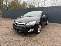 Gebraucht Opel Astra Edition 101 PS (74 kW) 2011 Schwarz Kombi