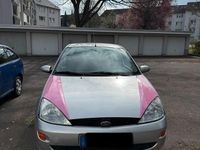 Second-hand Ford Focus 75 CP (55 kW) 1999 Argintiu Berlinǎ