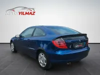 Gebraucht Mercedes C200 163 PS (119 kW) 2001 Blau Coupé