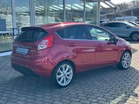 Gebraucht Ford Fiesta Titanium 101 PS (74 kW) 2017 Rot Limousine