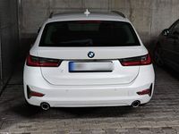 gebraucht BMW 330 d xDrive Touring - Luxury, AHK, Standheizung, HUD