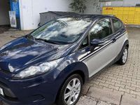 Gebraucht Ford Fiesta Trend 82 PS (60 kW) 2012 Blau Kleinwagen
