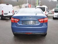 Gebraucht Lada Vesta 140 PS (102 kW) 2017 Blau (metallic) Limousine