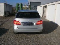 Gebraucht Mercedes B180 109 PS (80 kW) 2014 Silber Van / Kleinbus