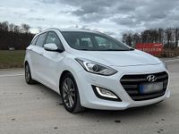Gebraucht Hyundai i30 136 PS (100 kW) 2015 Weiß Kombi