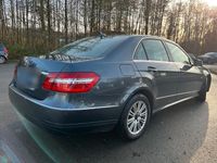 Gebraucht Mercedes E200 136 PS (100 kW) 2010 Grau Limousine