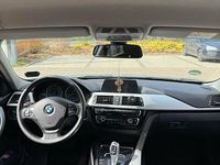 Gebraucht BMW 318 150 PS (110 kW) 2016 Grau Kombi