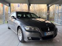 Gebraucht BMW 320 184 PS (135 kW) 2010 Grau Kombi
