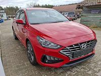 Gebraucht Hyundai i30 Trend 120 PS (88 kW) 2023 Engine red / sol Kleinwagen