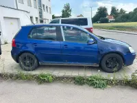 Gebraucht VW Golf V 105 PS (77 kW) 2006 Blau Kleinwagen