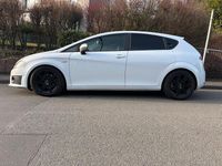 Używany Seat Leon FR 211 KM (155 kW) 2011 Biały Hatchback