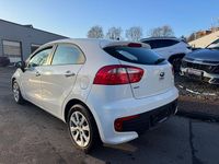 Usata Kia Rio 84 CV (61 kW) 2017 Bianco Berlina
