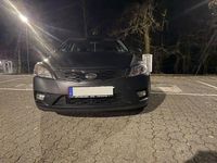 Gebraucht Kia Ceed Spirit 125 PS (91 kW) 2010 Schwarz Kleinwagen