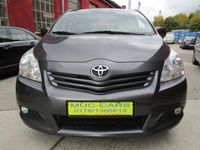 Gebraucht Toyota Verso Edition 147 PS (108 kW) 2011 Grau metallic Van / Kleinbus