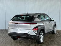 Neu Hyundai Kona Comfort 101 PS (74 kW) 2025 Shimmering silver SUV