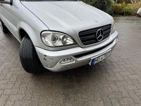 Gebraucht Mercedes ML270 163 PS (119 kW) 2004 Silber SUV