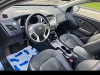 gebraucht Hyundai ix35 Premium AWD/AUTOMATIK/LEDER/PDC/NAVI/SITZH.