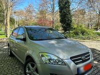 Gebraucht Kia Ceed 109 PS (80 kW) 2006 Grau Kleinwagen
